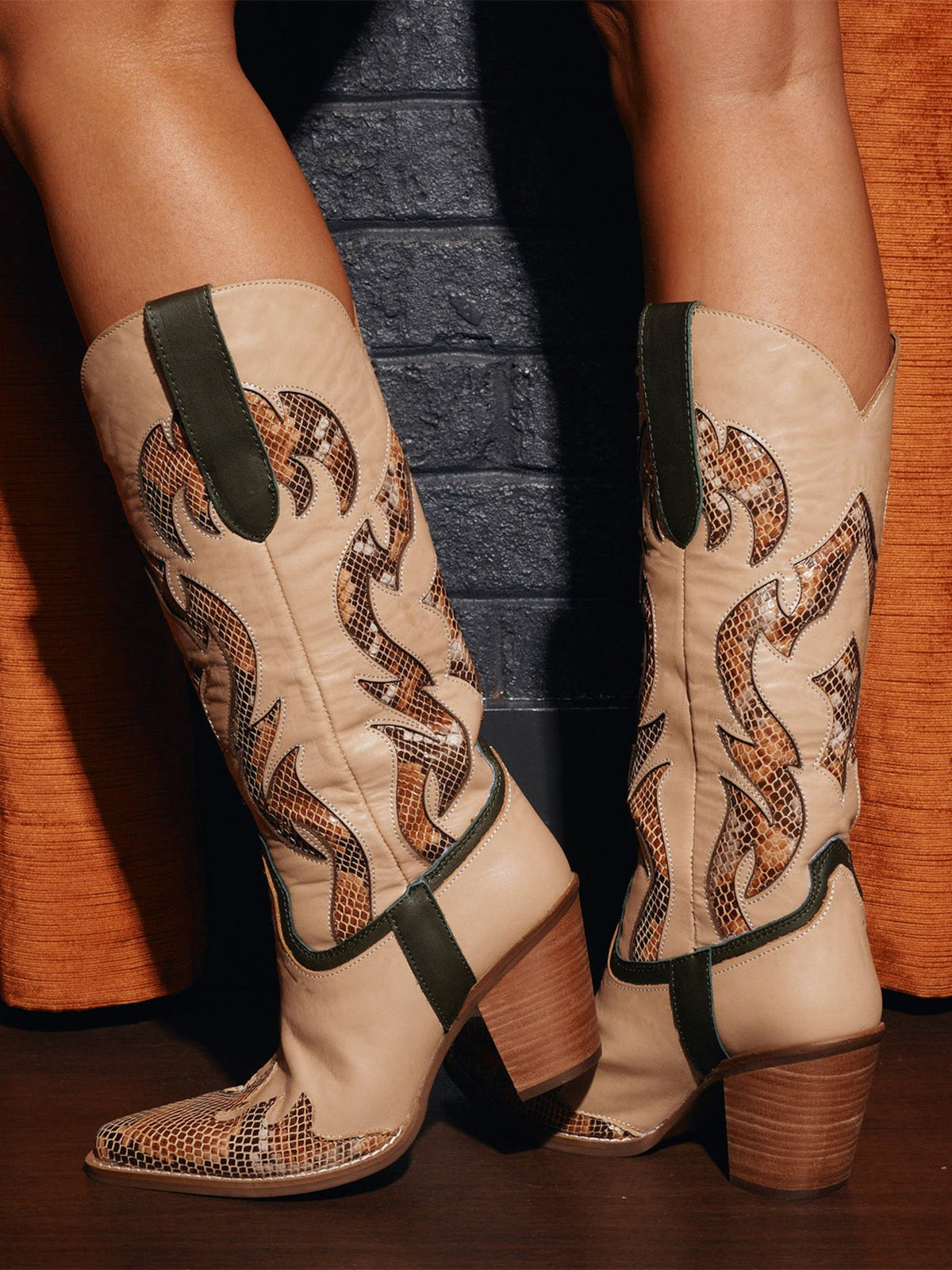 Contrast Sand And Snakeskin Pattern Snip-Toe Mid Calf Cowgirl Boots