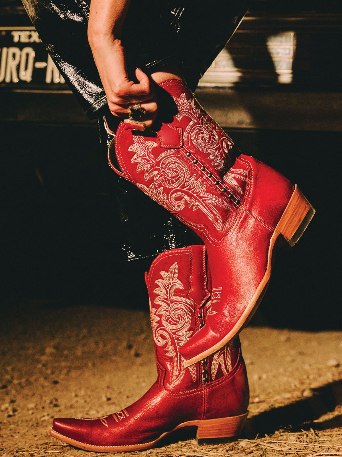 Snip-Toe Chic Embroidery And Side Studs Ankle Cowgirl Boots - Red