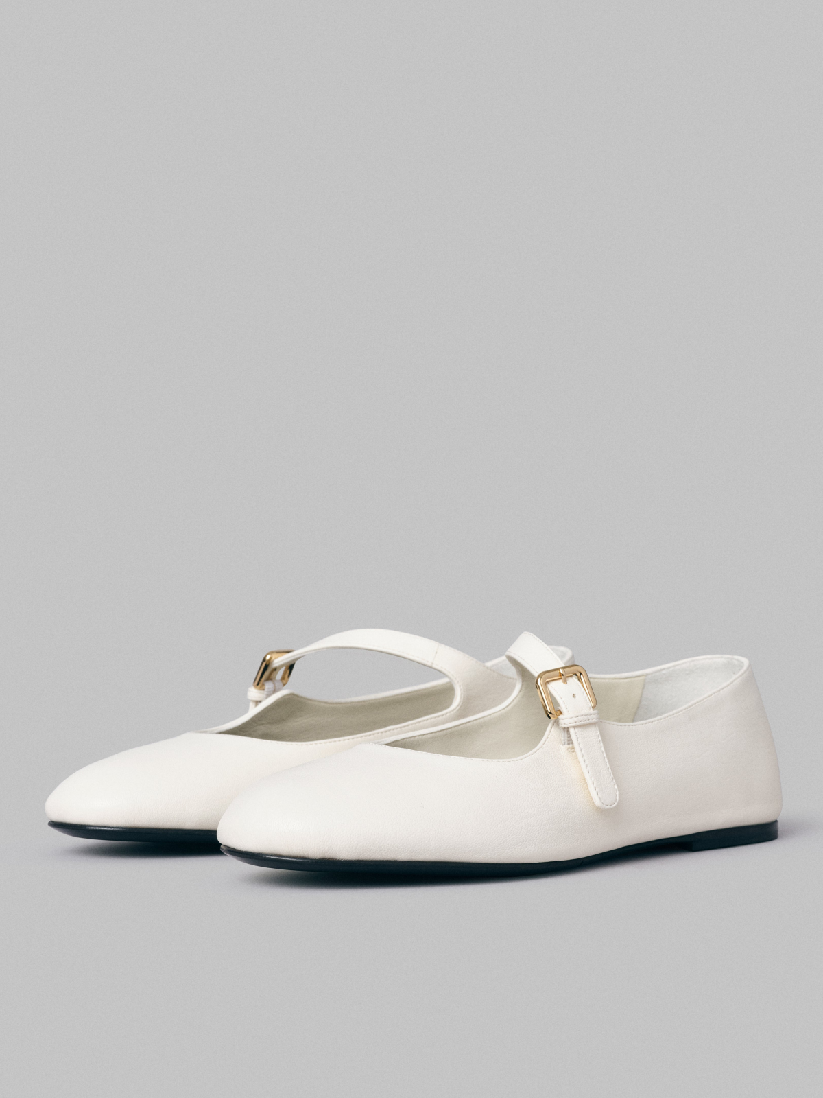 White Round-Toe Flats Mary Janes With Asymmetric Buckle Strap