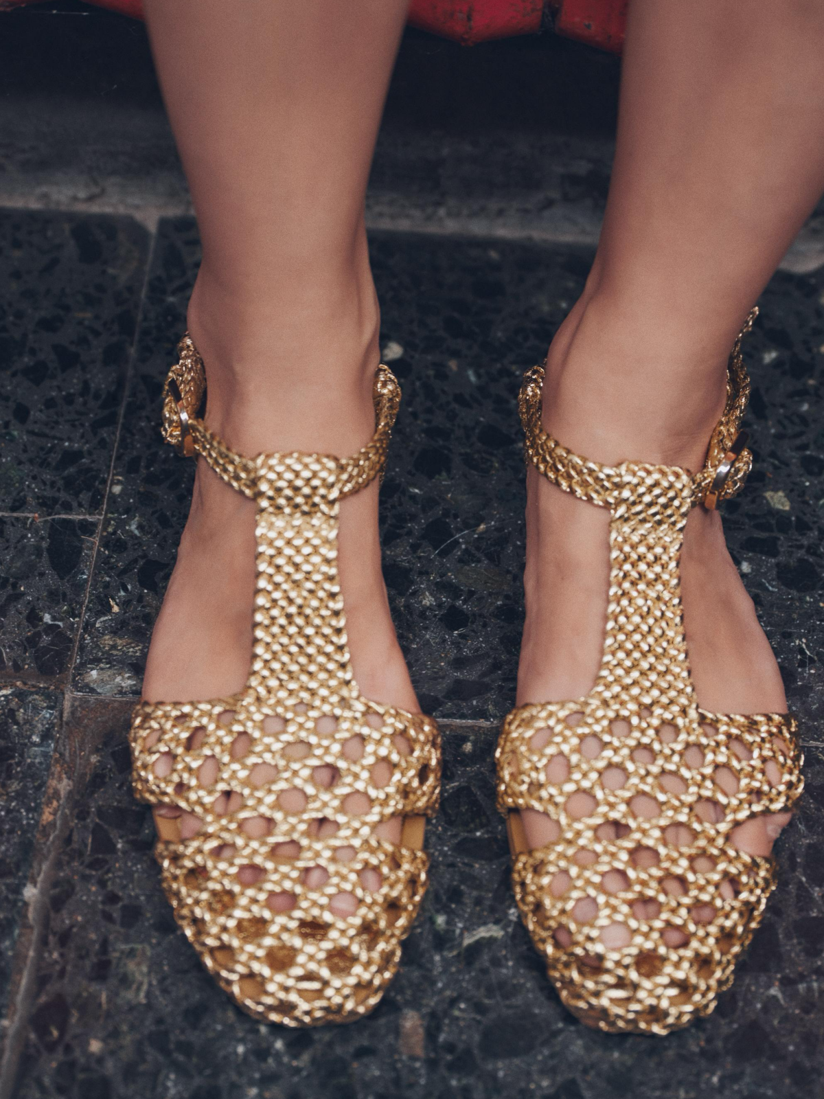 Metallic Gold Round-Toe Hand Knitting Buckled Ankle Strap Woven Flat Cage Sandals