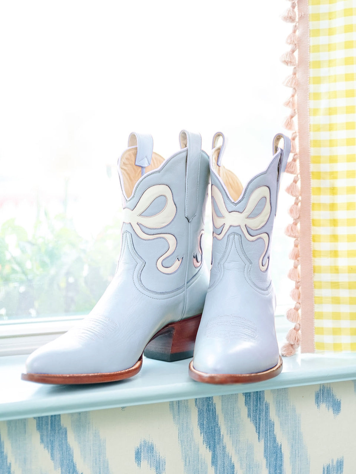 Blue Almond-Toe Ankle Western Boots With White Bowknot Inlay