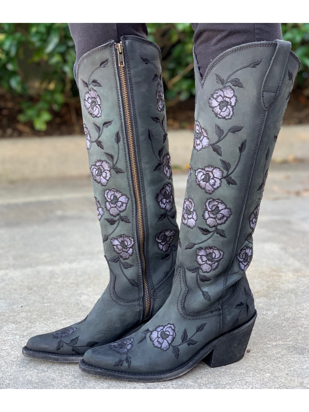 Floral And Leaves Embroidery Almond-Toe Full-Zip Mid Calf Cowgirl Boots - Black