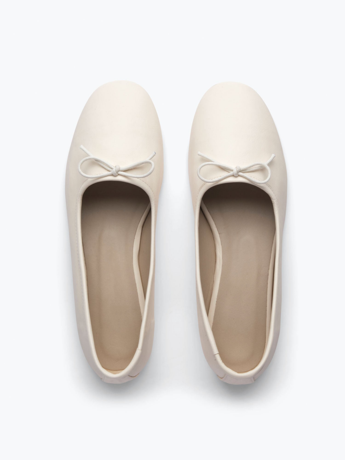 Bow Round-Toe Ballerina Flats In White Vegan Leather