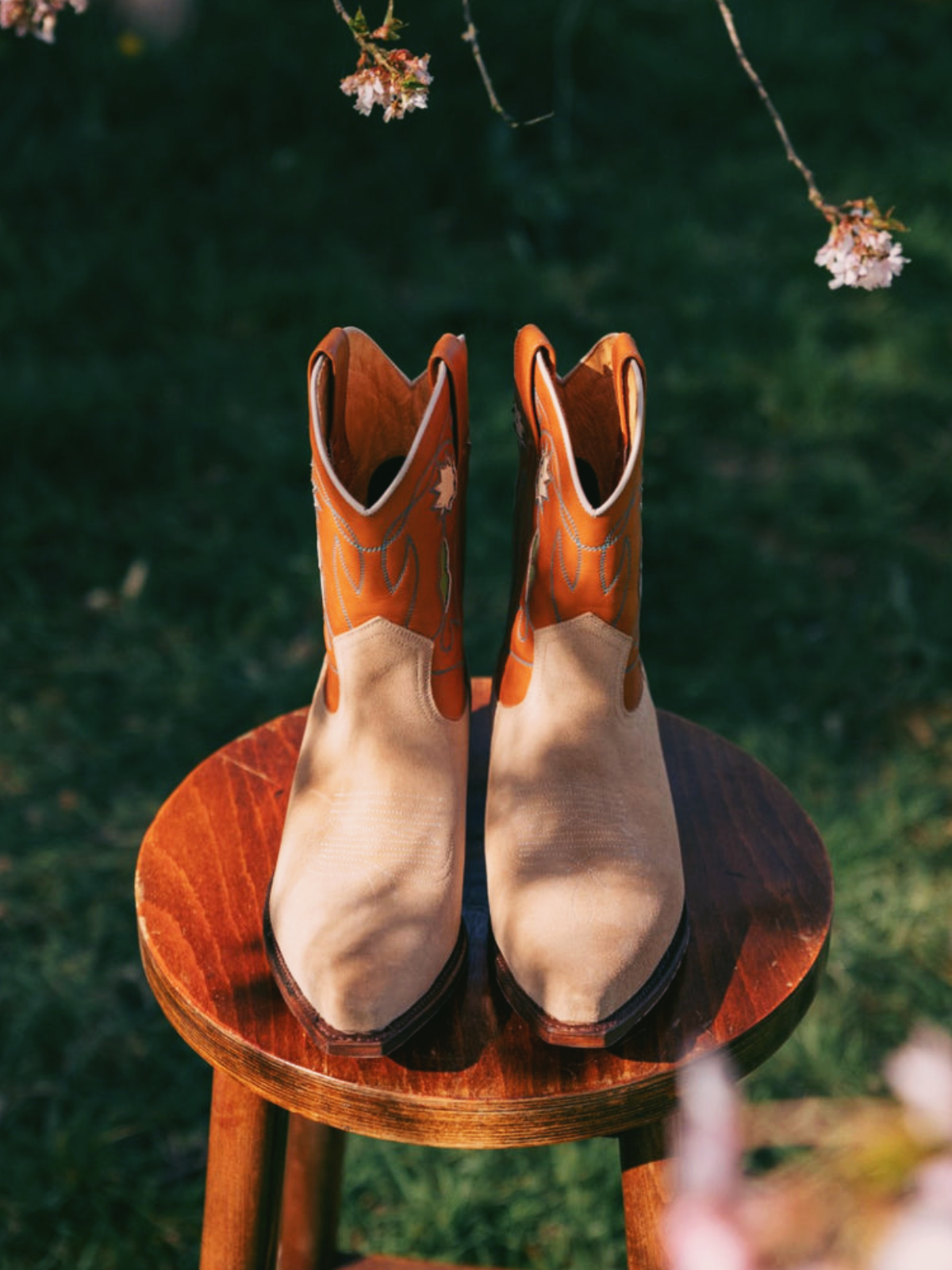 Contrast Orange And Tan Faux Suede Snip-Toe Cowgirl Ankle Booties With White Flower Inlay