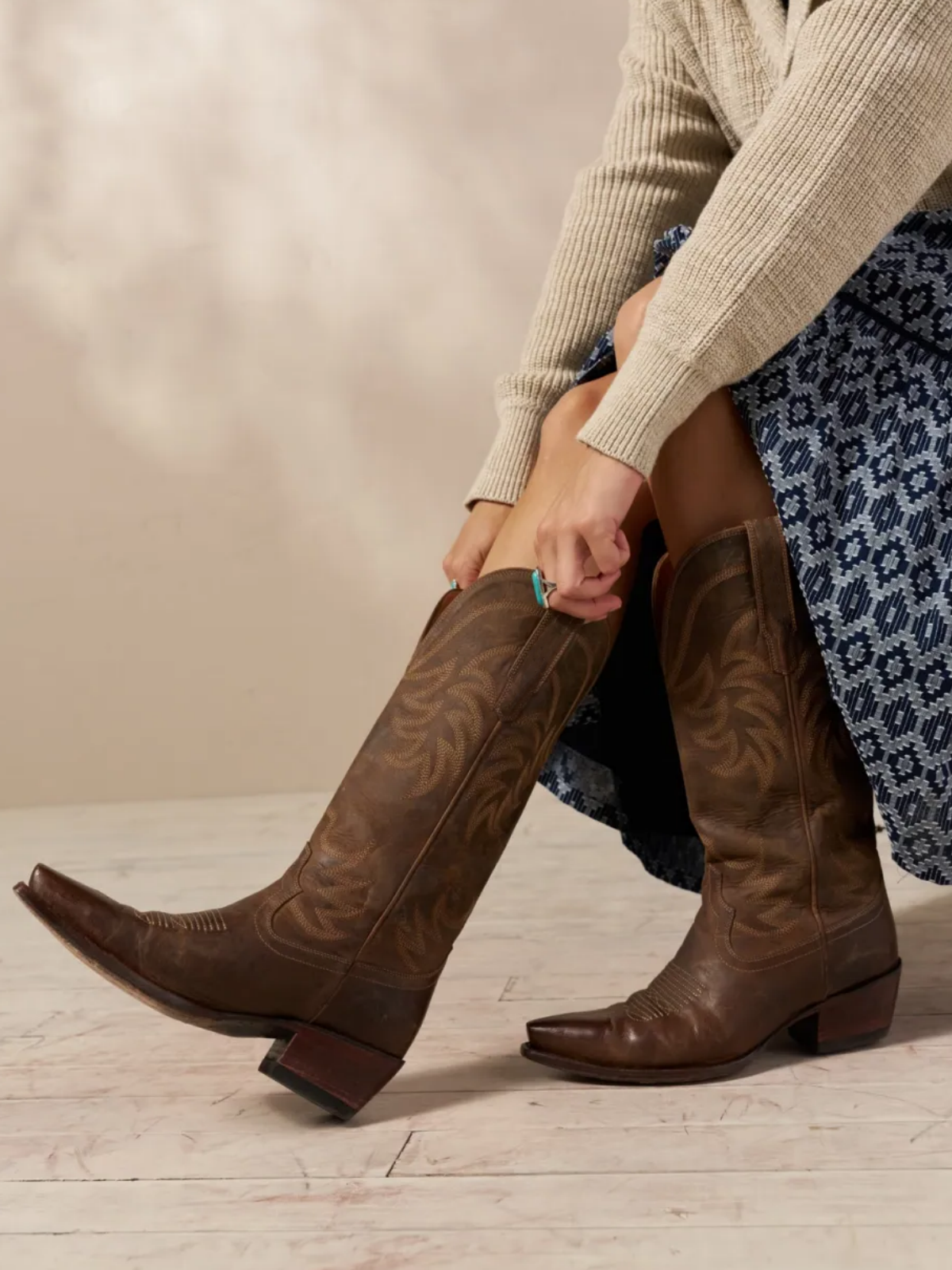 Cafe Vegan Leather Snip-Toe Embroidery Wide Mid Calf Western Boots