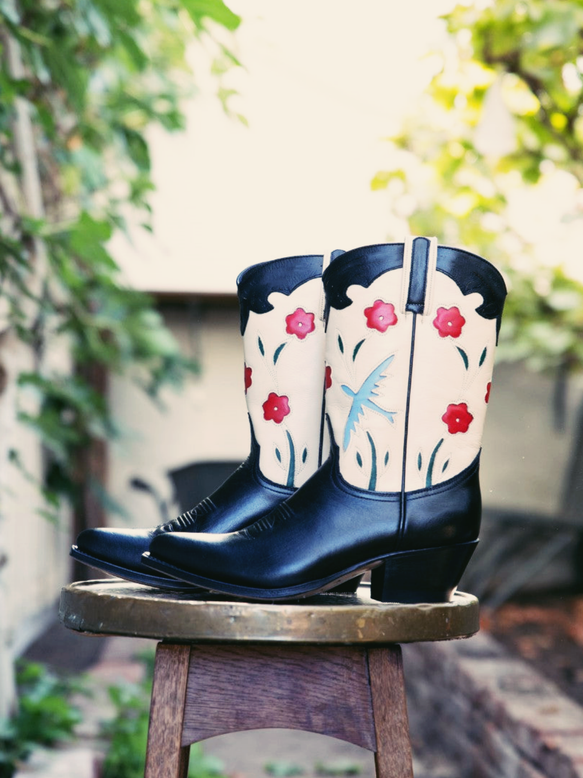 Contrast Black And Ivory Pointed-Toe Wide Mid Calf Cowgirl Boots With Flower Inlay