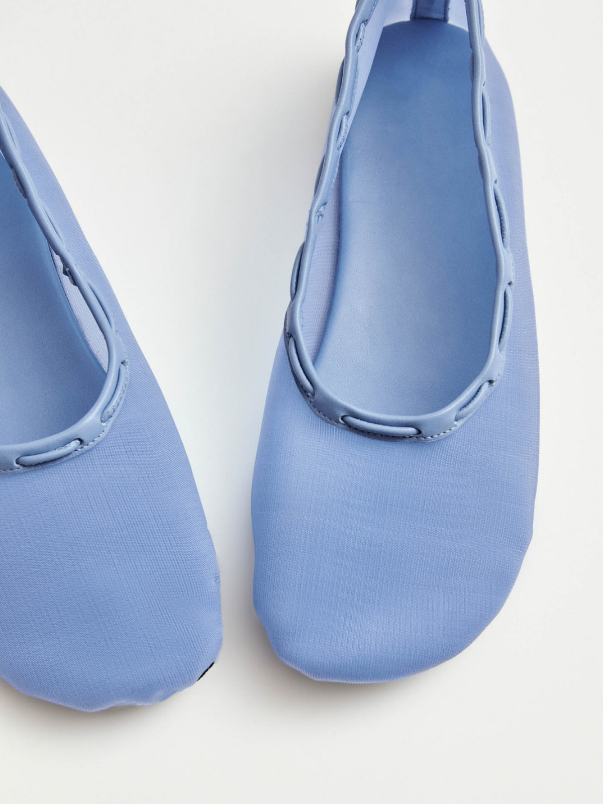 Drawstring Round-Toe Ballet Flats In Blue Mesh