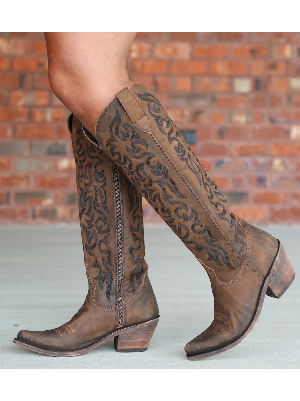 Round Pointed-Toe Embroidery Full-Zip Tall Knee High Cowgirl Boots - Brown