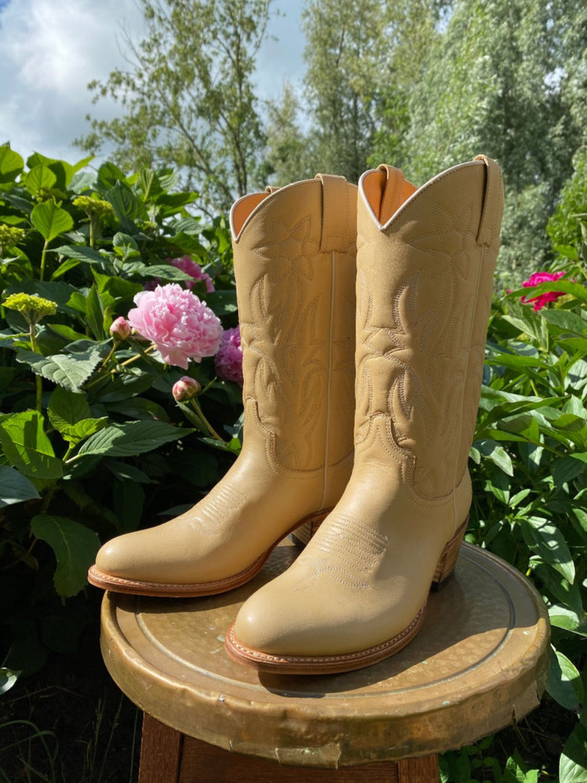 Tan Round-Toe Padded Floral Embroidery Wide Mid Calf Cowgirl Boots
