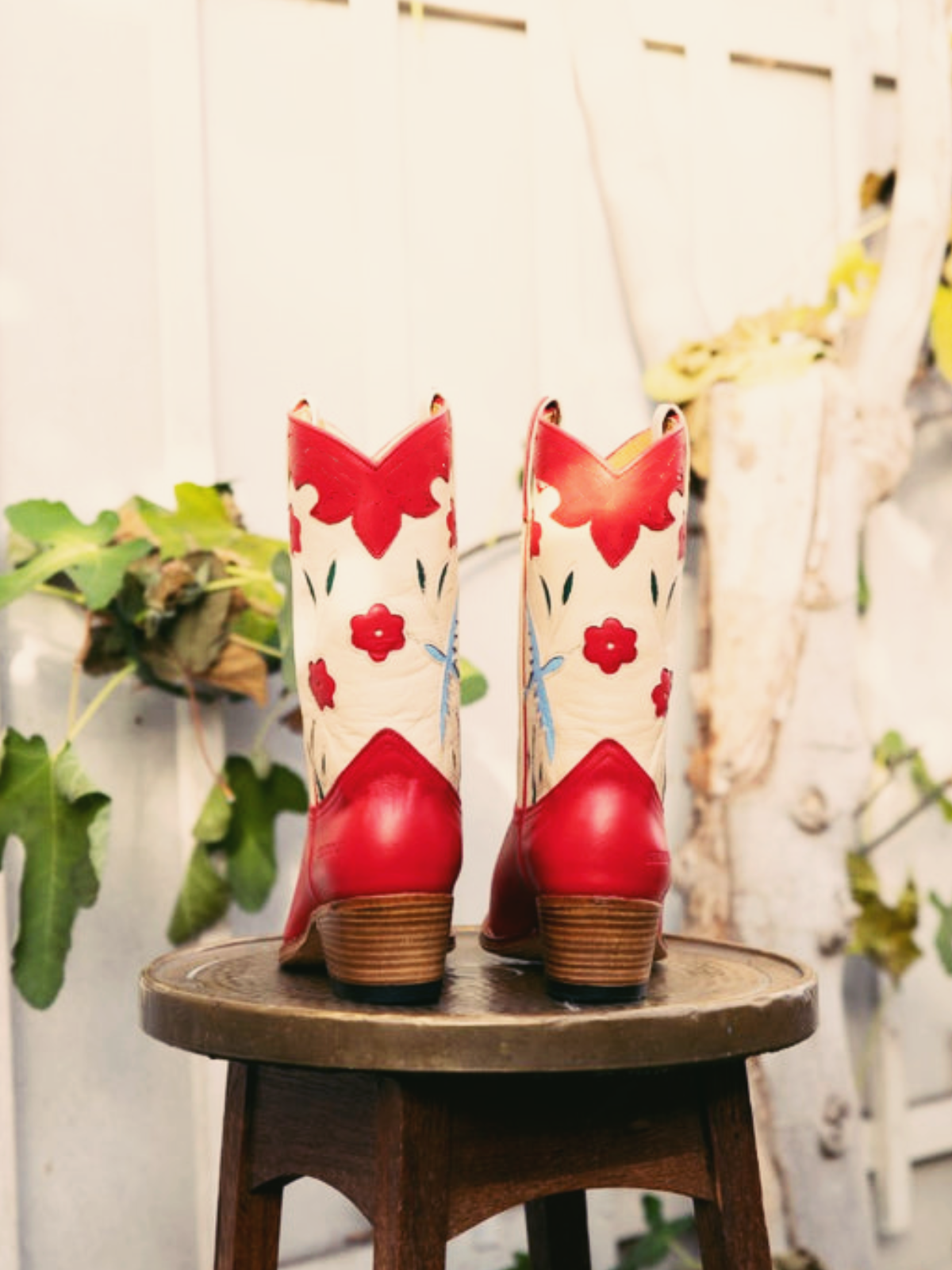 Contrast Red And Ivory Pointed-Toe Wide Mid Calf Cowgirl Boots With Flower Inlay