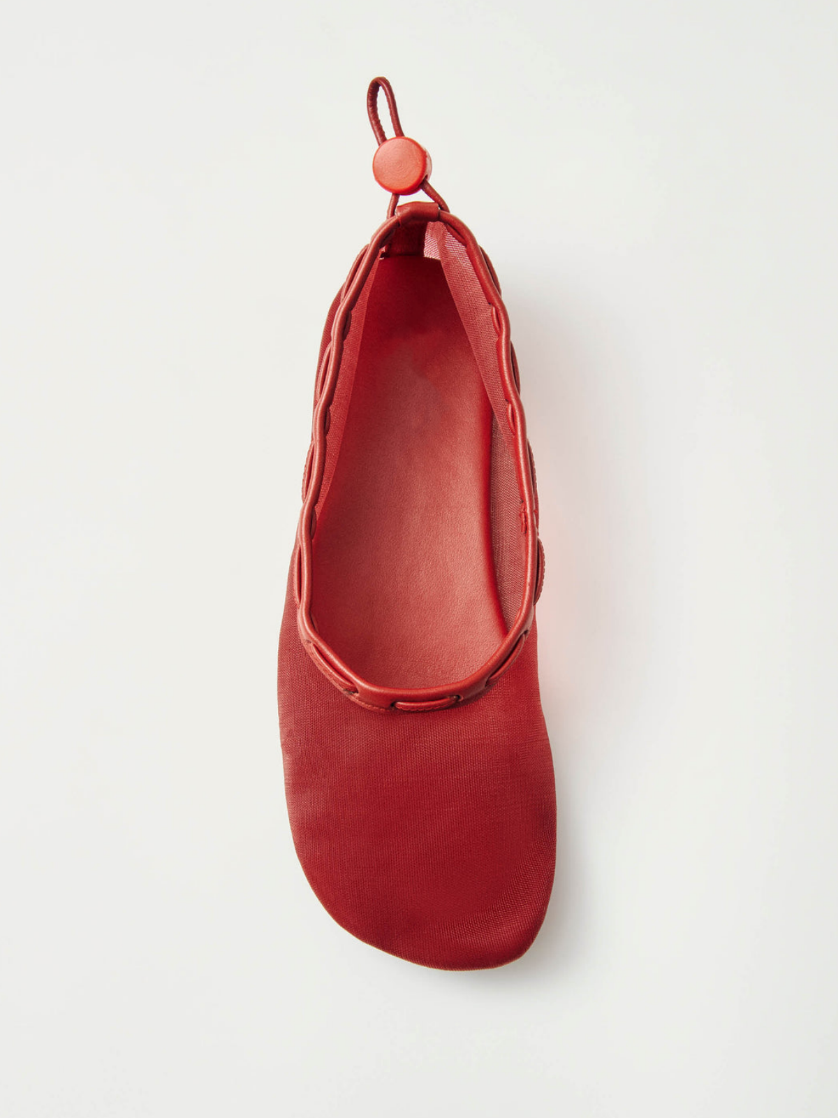 Drawstring Round-Toe Ballet Flats In Red Mesh