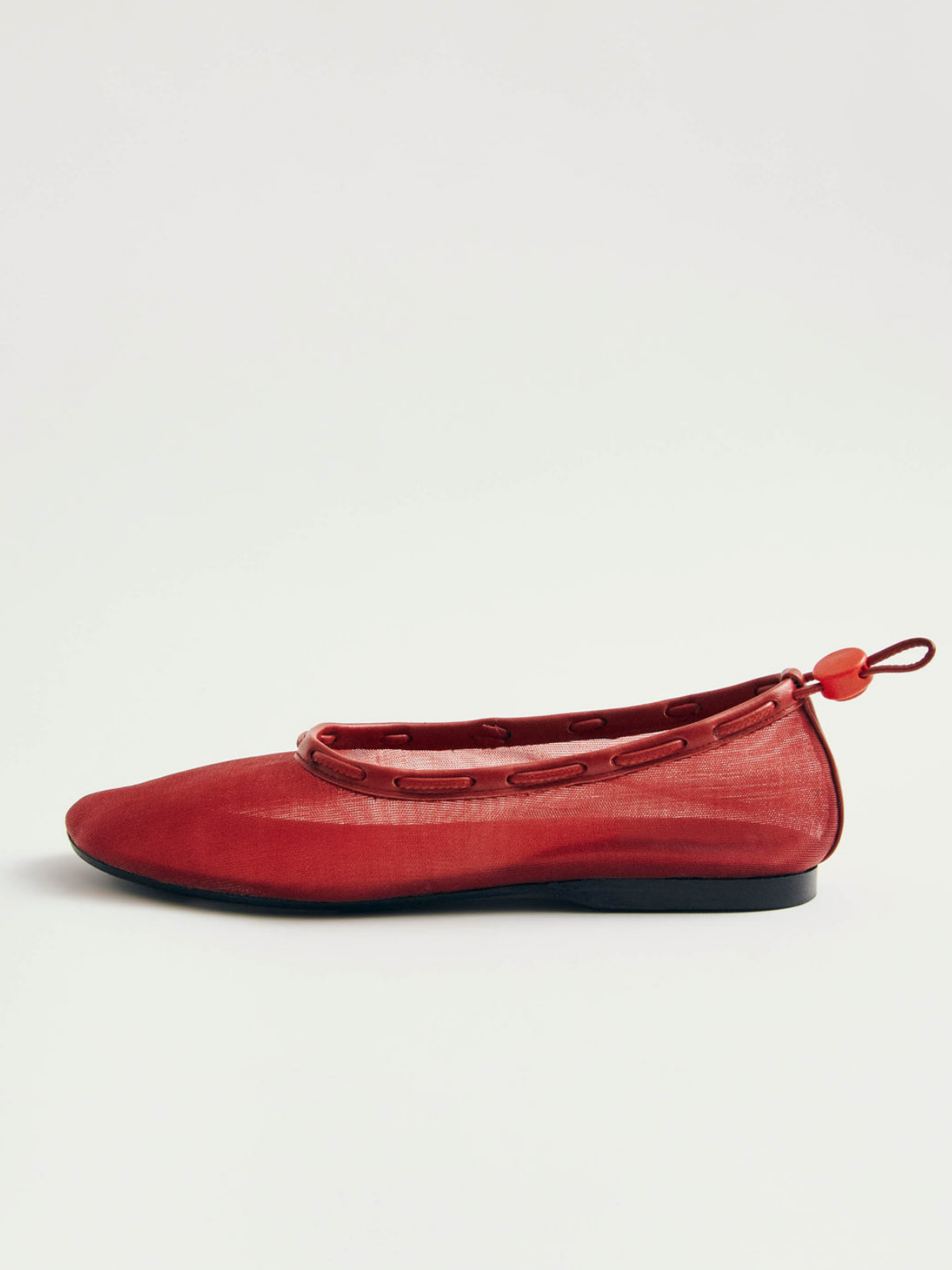 Drawstring Round-Toe Ballet Flats In Red Mesh