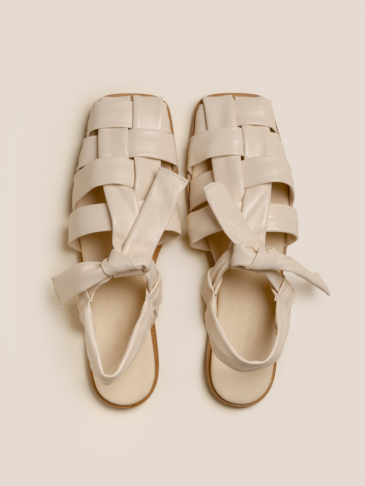 Ivory Interwoven Square-Toe Flats Sandals With T-Strap Knotted Bow