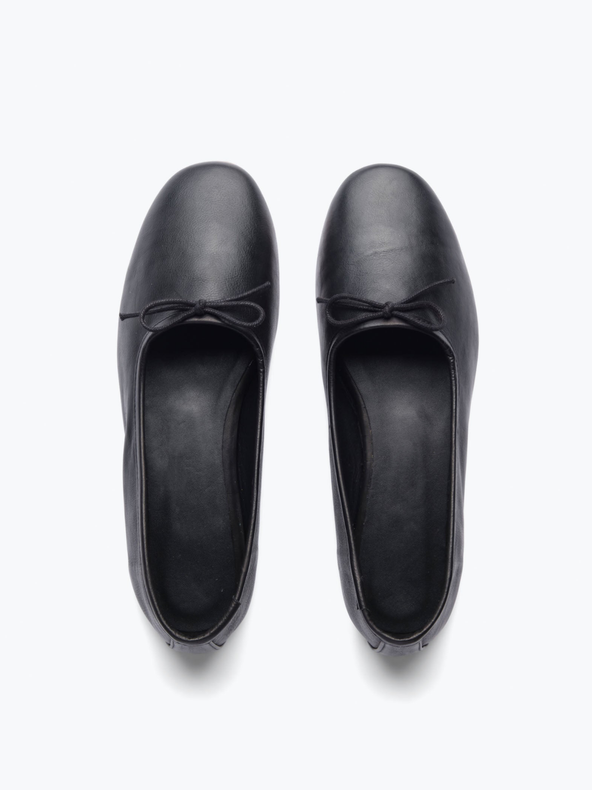 Bow Round-Toe Ballerina Flats In Black Vegan Leather