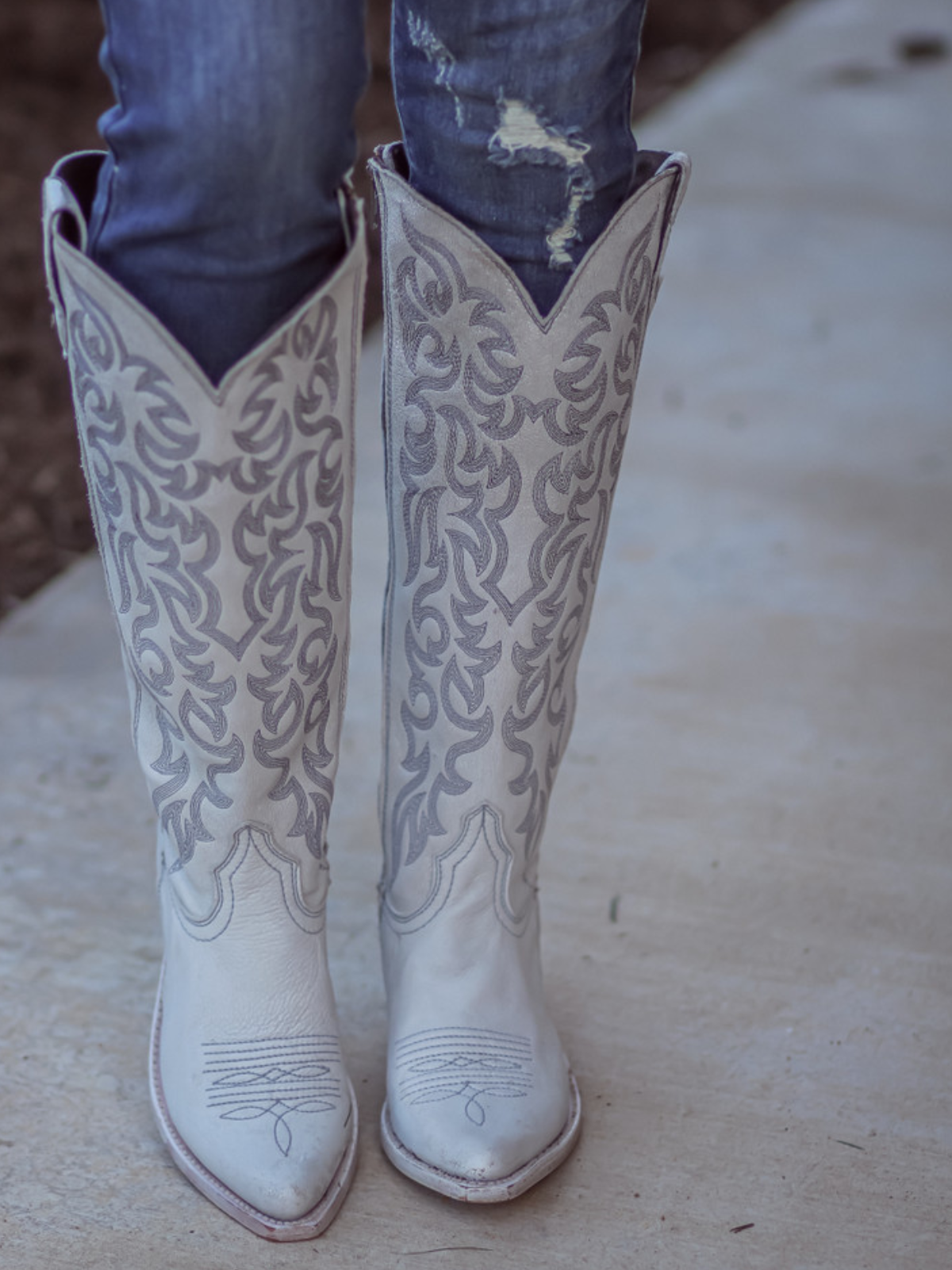 Round Pointed-Toe Embroidery Full-Zip Tall Knee High Cowgirl Boots - Beige